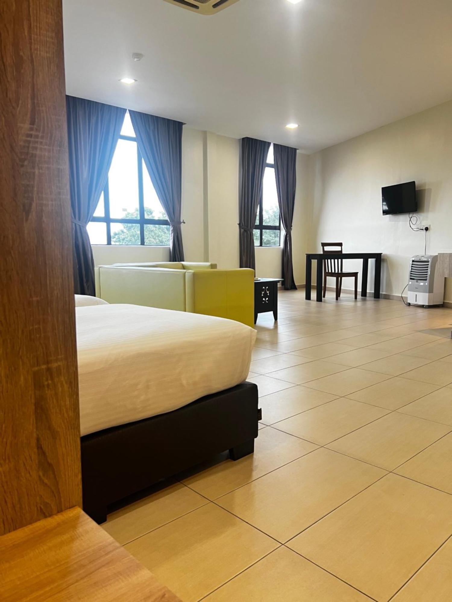 Sin Lien Hotel Keluang Kültér fotó