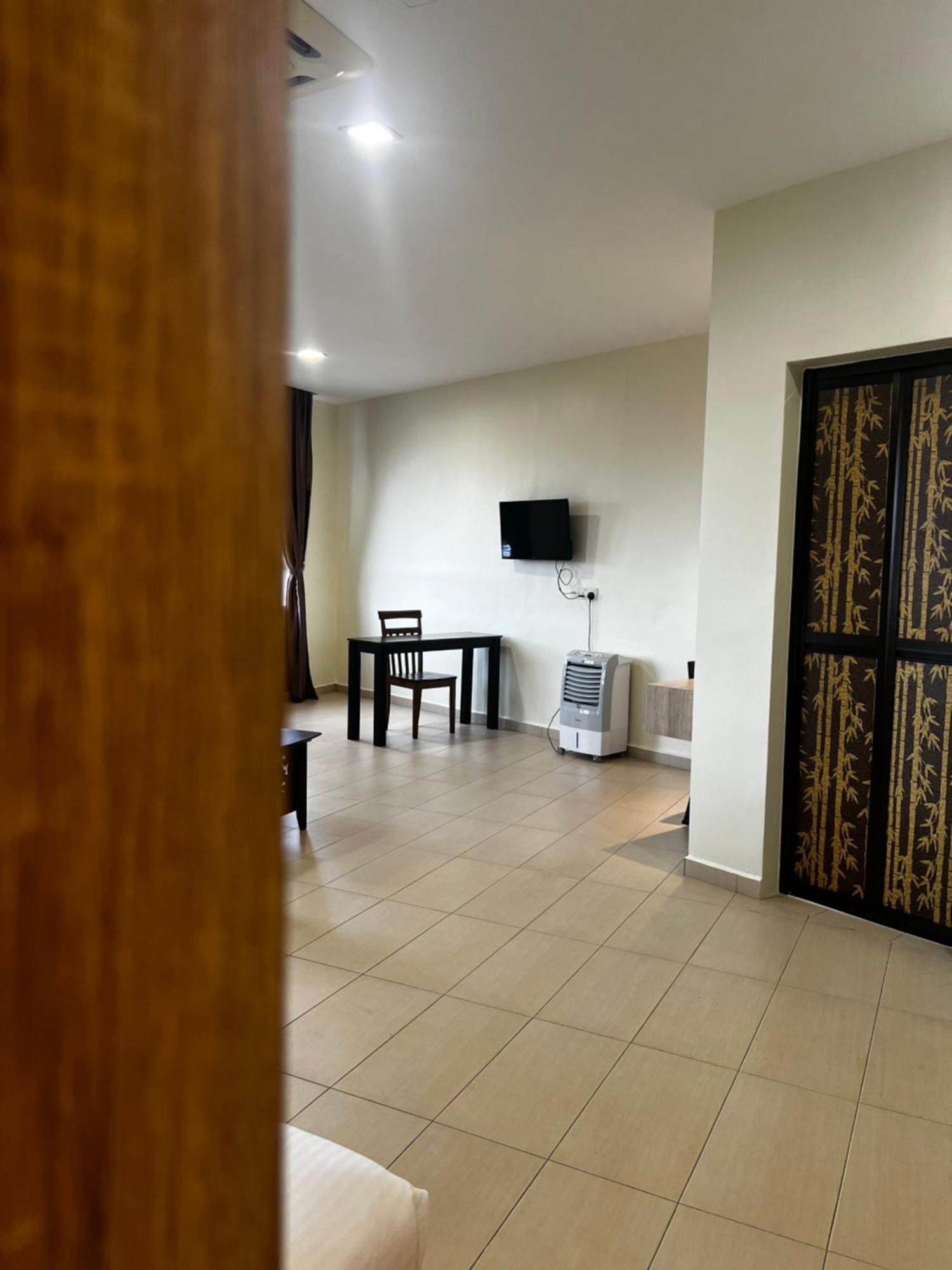 Sin Lien Hotel Keluang Kültér fotó