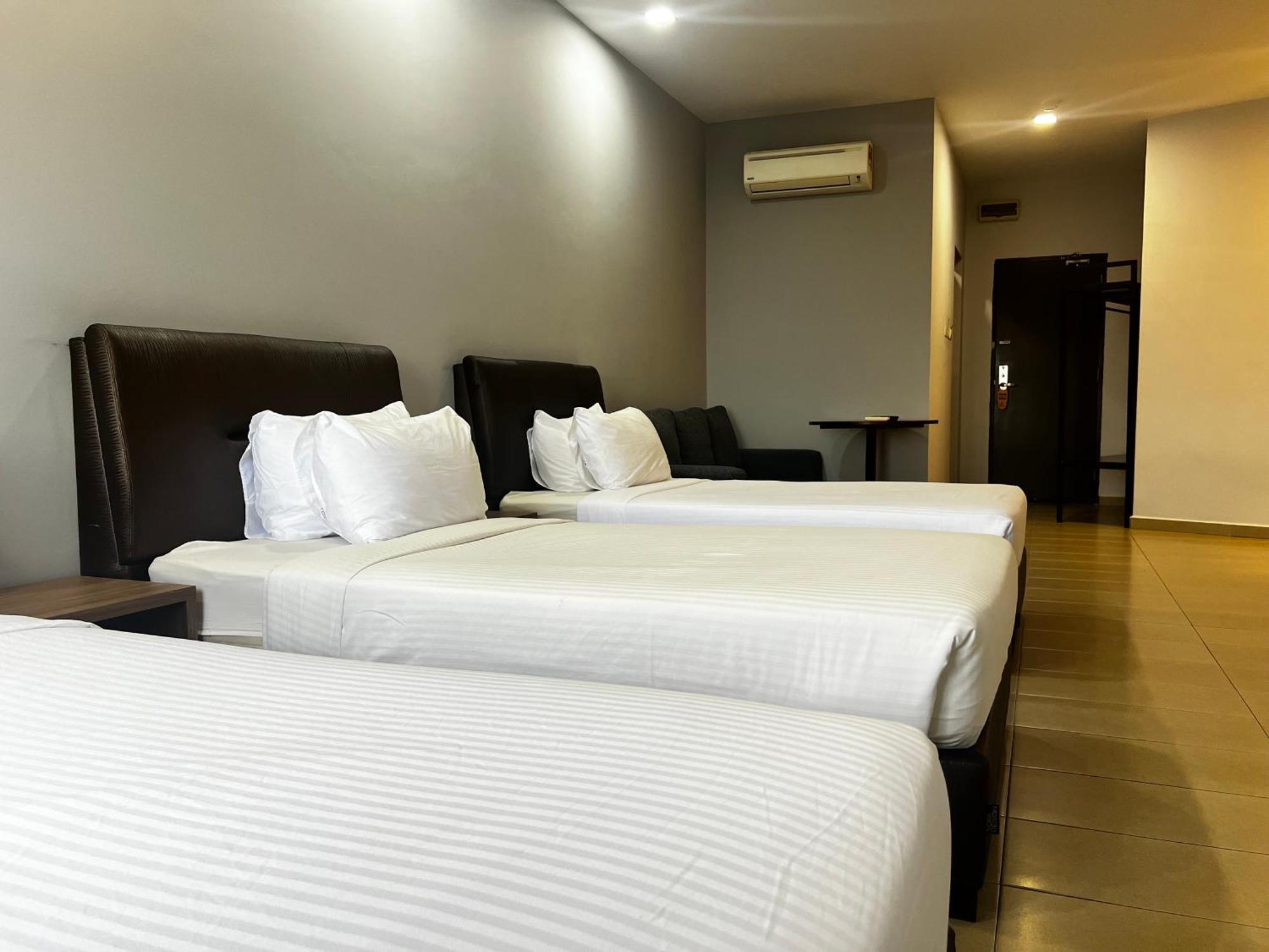 Sin Lien Hotel Keluang Kültér fotó
