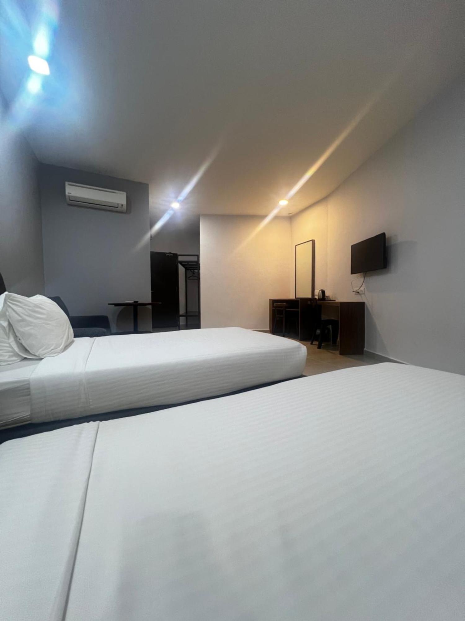 Sin Lien Hotel Keluang Kültér fotó
