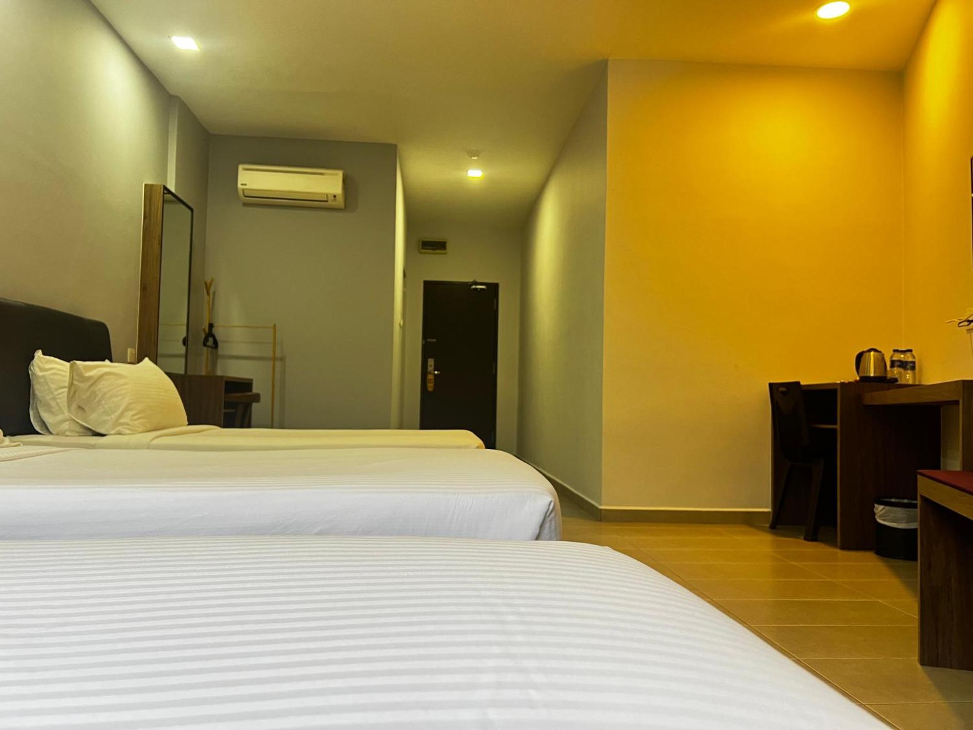 Sin Lien Hotel Keluang Kültér fotó